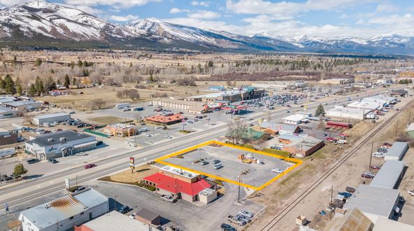 Hamilton Pizza Hut Parking Lot: 1006 N 1st St, Hamilton, MT 59840